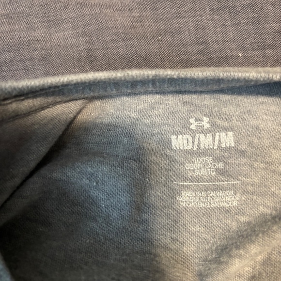 Mens M Grey Under Armour Shirt - Picture 3 of 3